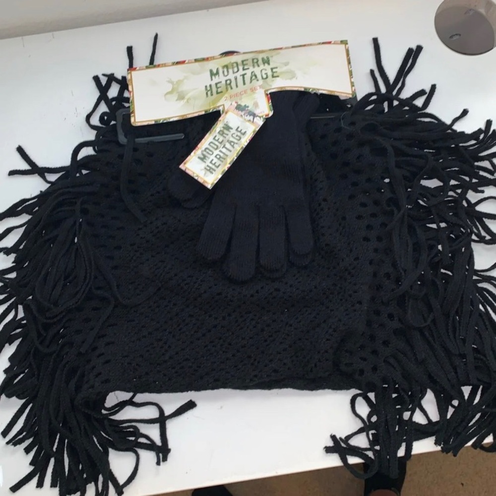 Scarf and glove set